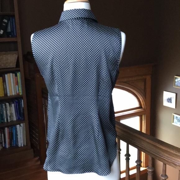 Ann Taylor sleeveless blouse - Picture 5 of 6